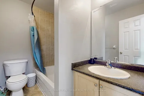 214 Blackburn Drive, Brantford, ON N3T 0C4