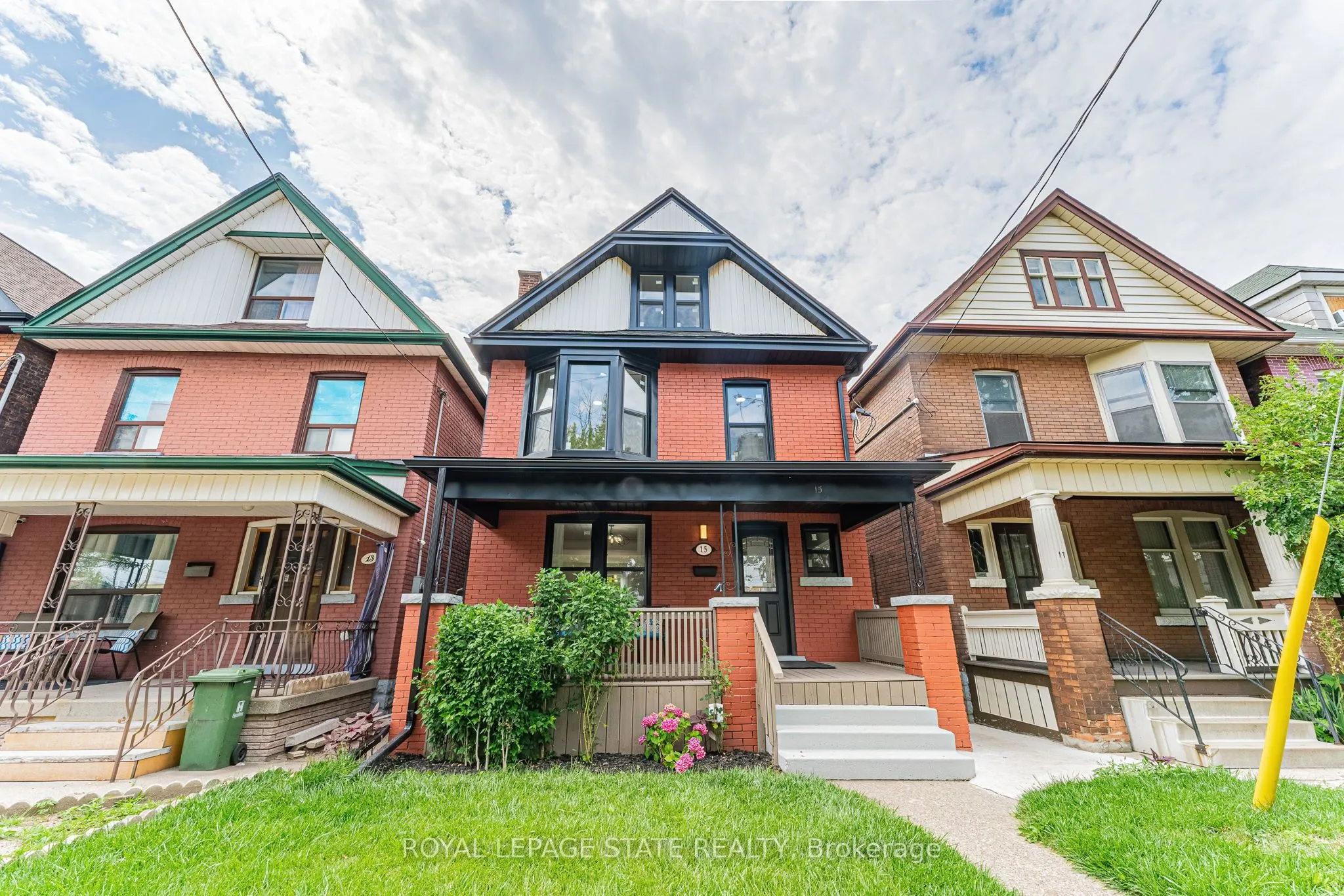 15 Barnesdale Avenue, Hamilton, ON L8L 6R4