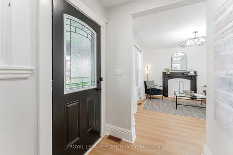 15 Barnesdale Avenue, Hamilton, ON L8L 6R4