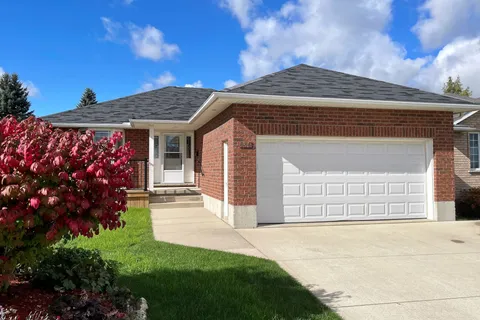 636 22nd Avenue, Hanover, ON N4N 3W7