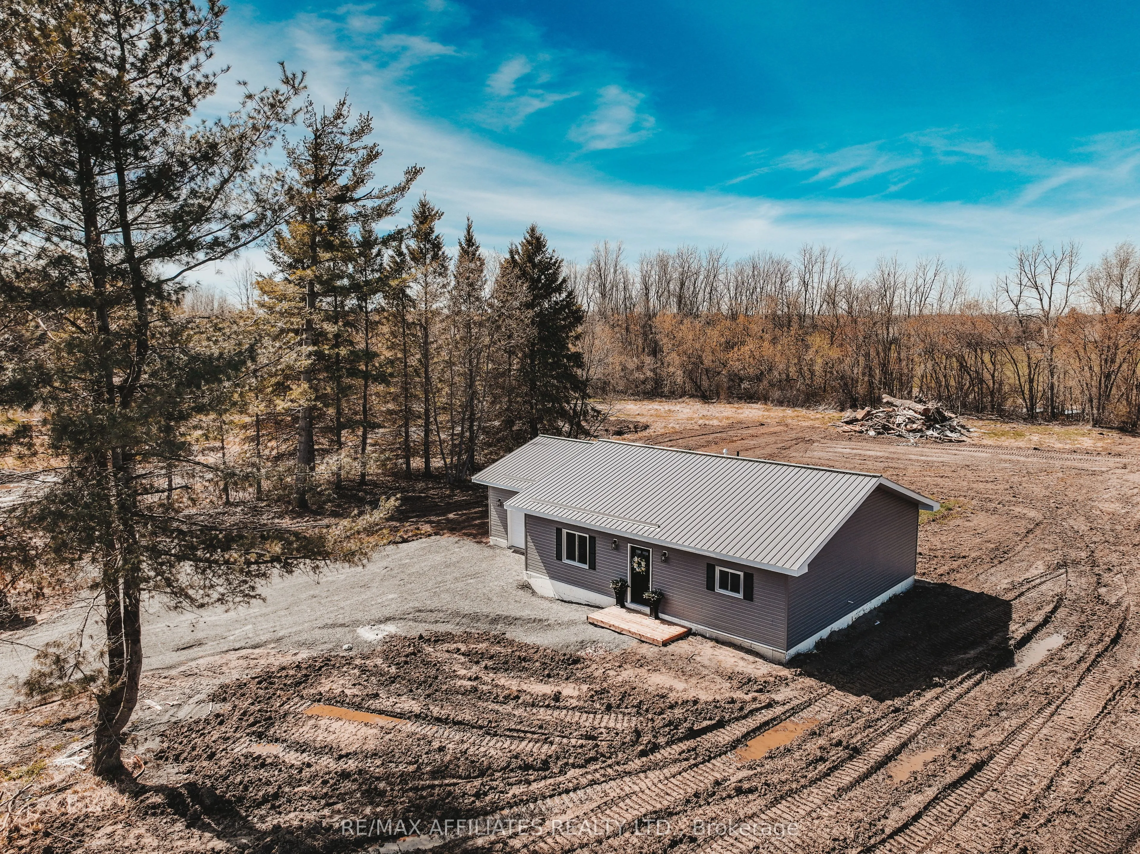 10379 Hanesville Road, South Dundas, ON K0E 1C0