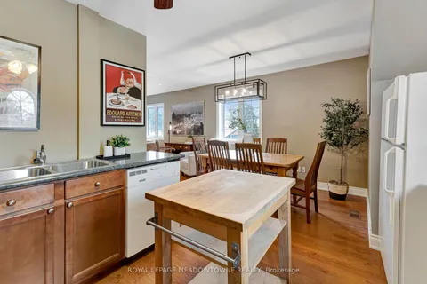 128 Carlisle Road, Hamilton, ON L8B 0Z8
