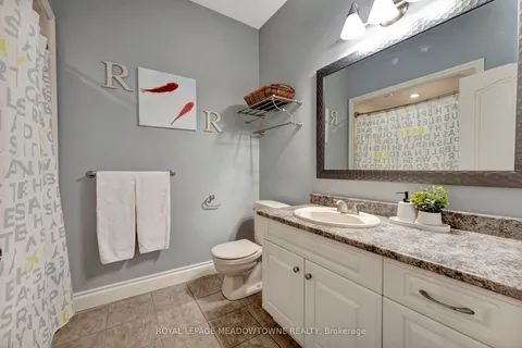 128 Carlisle Road, Hamilton, ON L8B 0Z8
