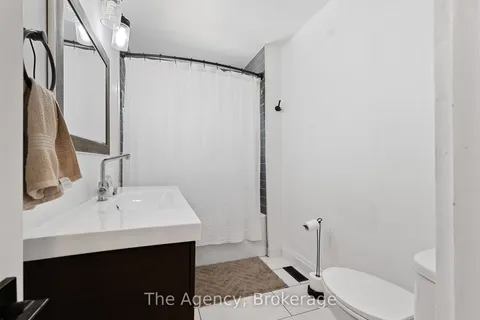 70 South Crescent, Port Colborne, ON L3K 2X9