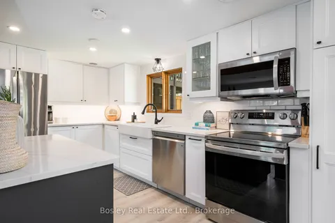 102 HELEN Street, Blue Mountains, ON L9Y 3Z2