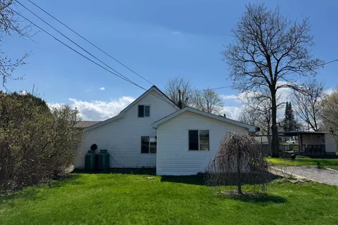 10 Charlotte Street, Montague, ON K7A 2X7