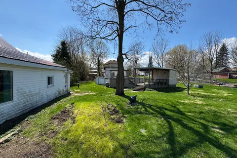 10 Charlotte Street, Montague, ON K7A 2X7
