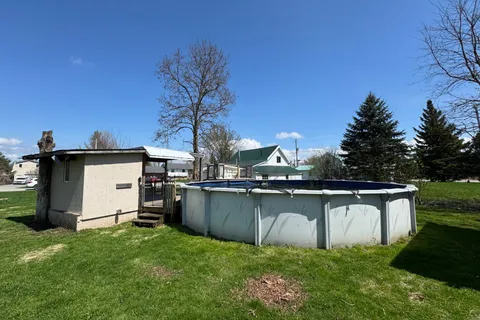 10 Charlotte Street, Montague, ON K7A 2X7