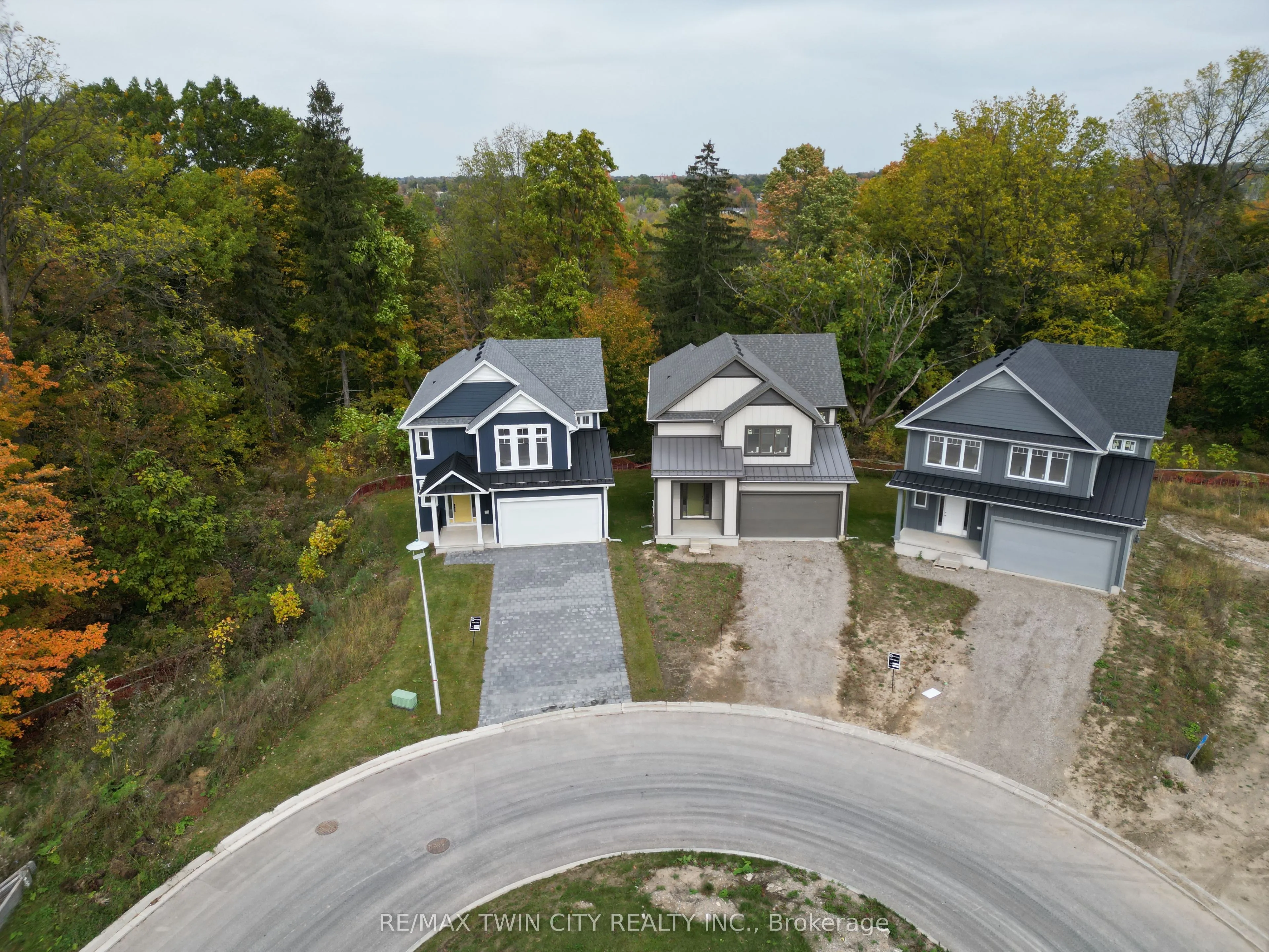 108 CHRISTOPHER Court, London South, ON N5X 3X4