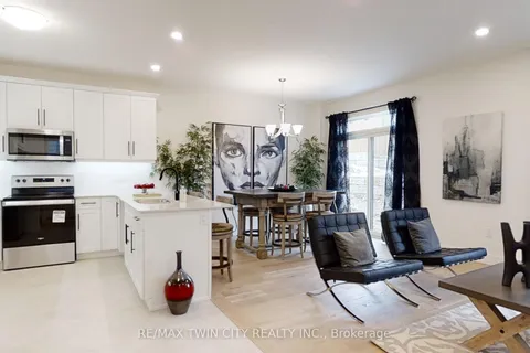 62 JULIE Crescent, London South, ON N5X 3X4