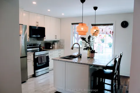 133 Chilton Drive, Hamilton, ON L8J 1L8