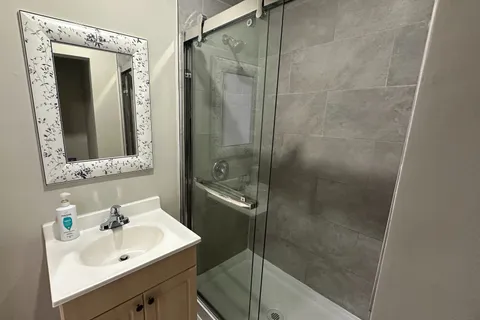 5736 Leonard Avenue, Niagara Falls, ON L2G 4R1