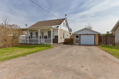 8 Ethel Street, Petawawa, ON K8H 2B8