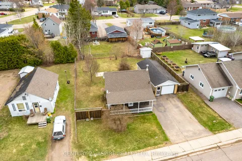 8 Ethel Street, Petawawa, ON K8H 2B8