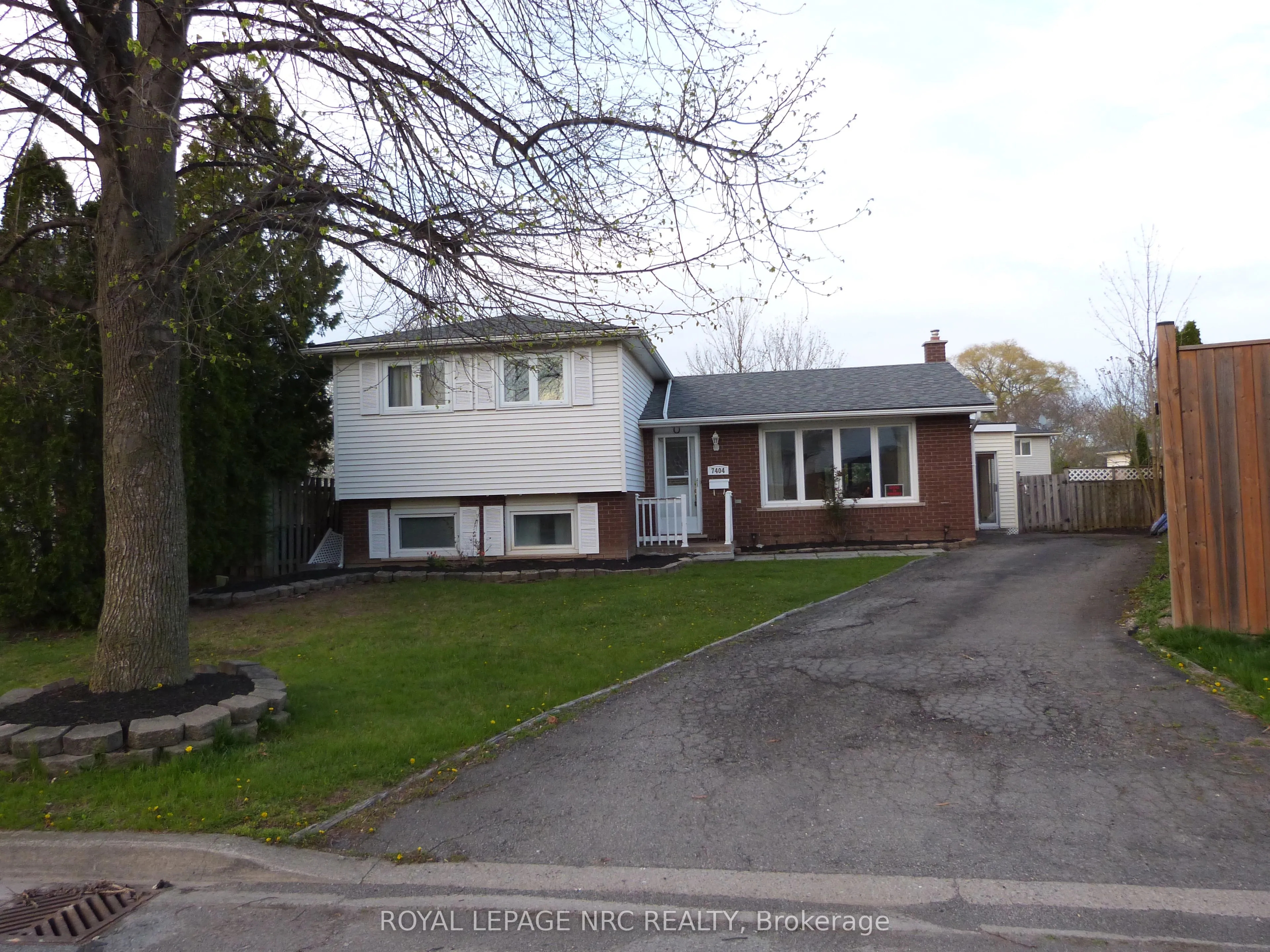 7404 SANDY Court, Niagara Falls, ON L2G 7R3