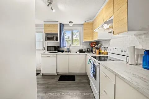 135 Glamorgan Drive, Kanata, ON K2L 1R7