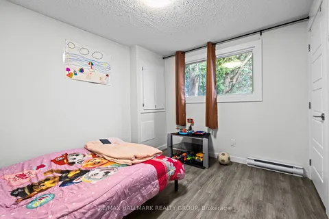 135 Glamorgan Drive, Kanata, ON K2L 1R7