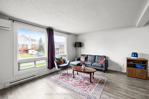 135 Glamorgan Drive, Kanata, ON K2L 1R7