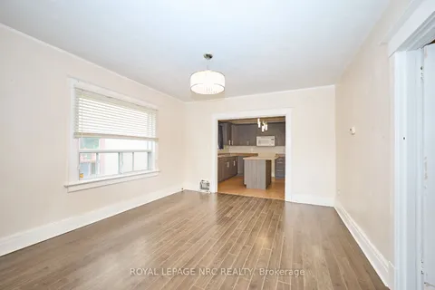 11 Beech Street, St. Catharines, ON L2R 2B6