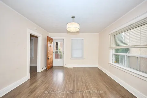 11 Beech Street, St. Catharines, ON L2R 2B6