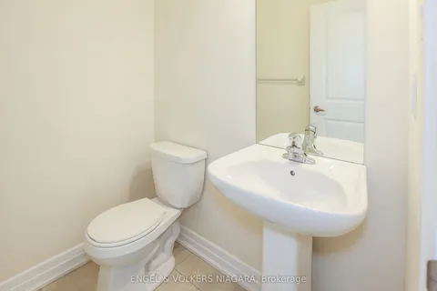 9514 Tallgrass Avenue, Niagara Falls, ON L2G 0Y2