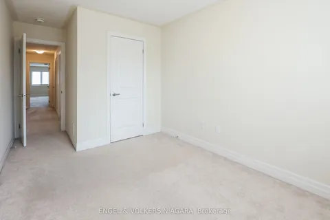 9514 Tallgrass Avenue, Niagara Falls, ON L2G 0Y2