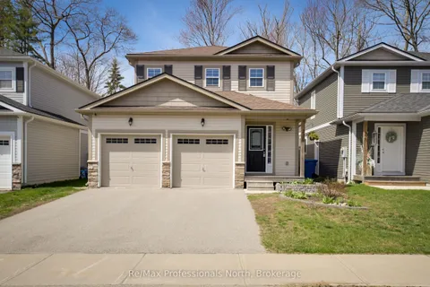 230 Pine Street, Gravenhurst, ON P1P 1B1