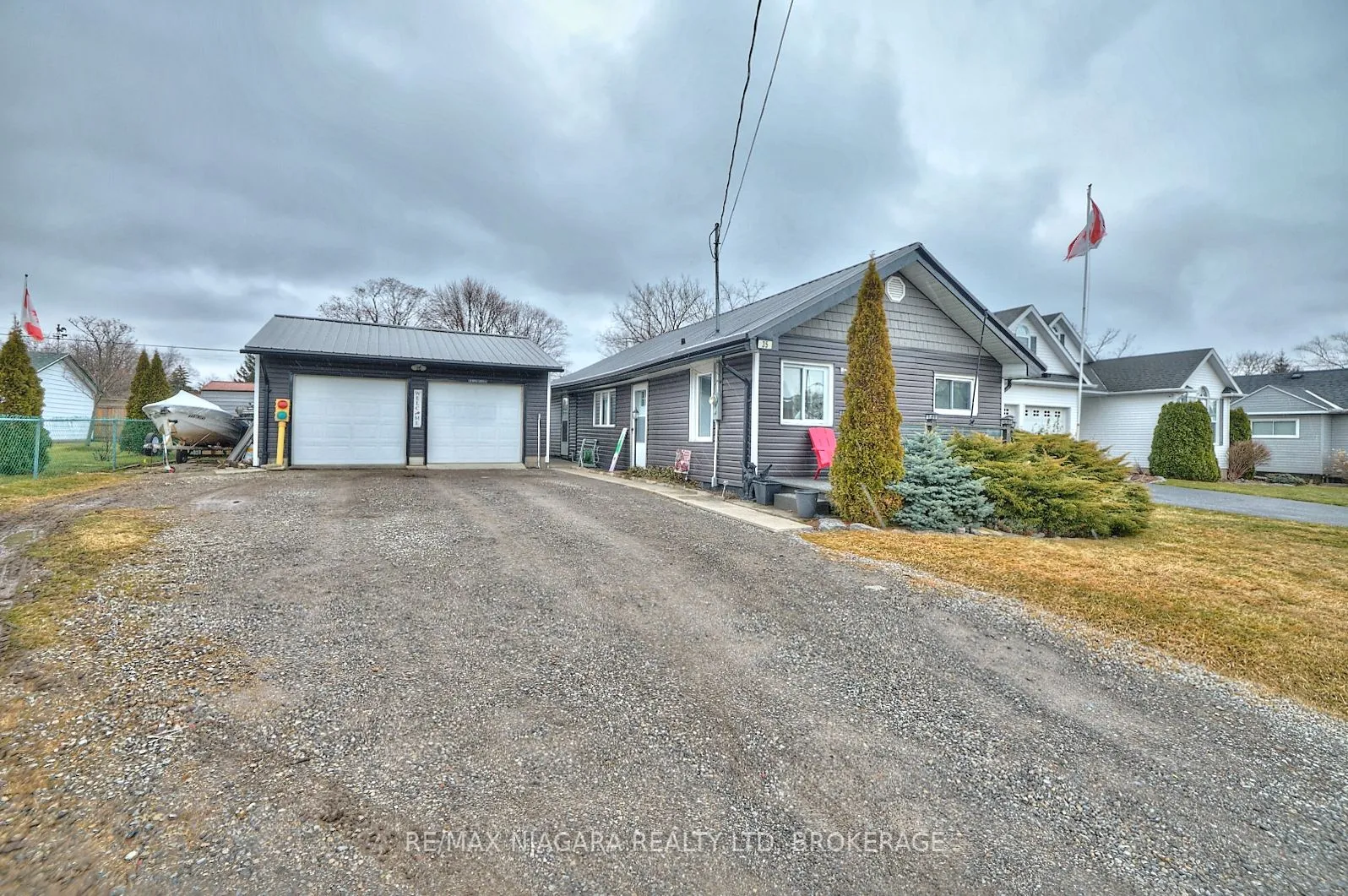 35 Radford Avenue, Fort Erie, ON L2A 5H6