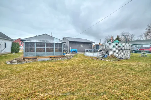 35 Radford Avenue, Fort Erie, ON L2A 5H6