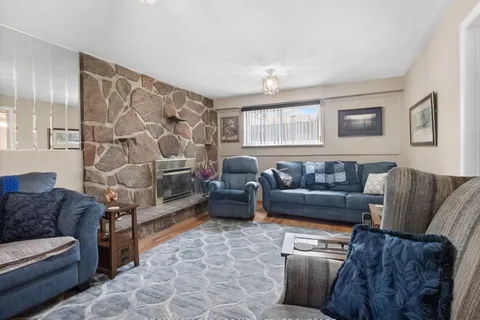 7058 Freeman Street, Niagara Falls, ON L2E 5V5