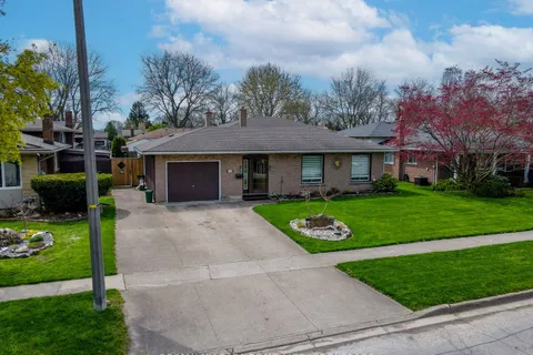 7058 Freeman Street, Niagara Falls, ON L2E 5V5