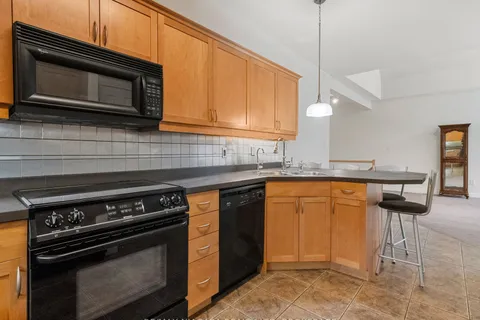2270 Stonehaven Avenue, Niagara Falls, ON L2J 4K1