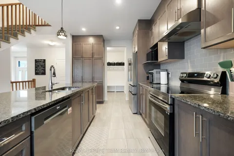 608 Enclave Lane, Clarence-Rockland, ON K4K 0M8
