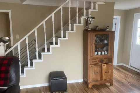 239 East Lake Road, Hastings Highlands, ON K0L 2S0