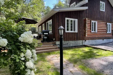 45 Hoths Lane, Huntsville, ON P0B 1L0