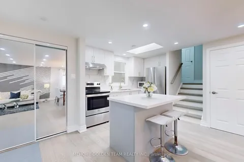 68 Amos Avenue, Waterloo, ON N2L 5G3