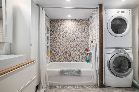 5718 Fernbank Road, Stittsville - Munster - Richmond, ON K2S 1S3