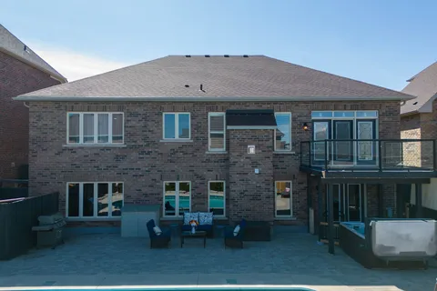 18 Mitchell Crescent, Mono, ON L9W 6W6