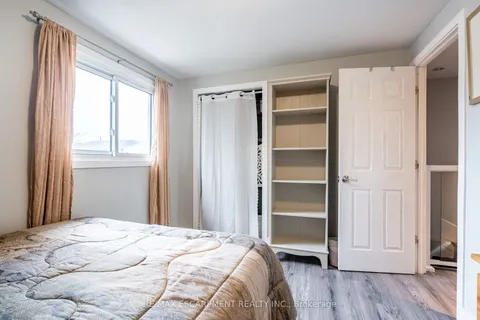 120 Chilton Drive, Hamilton, ON L8J 1M5