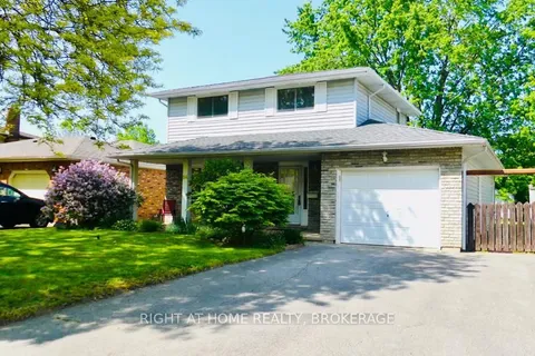 24 The Meadows Street, St. Catharines, ON L2N 7L1
