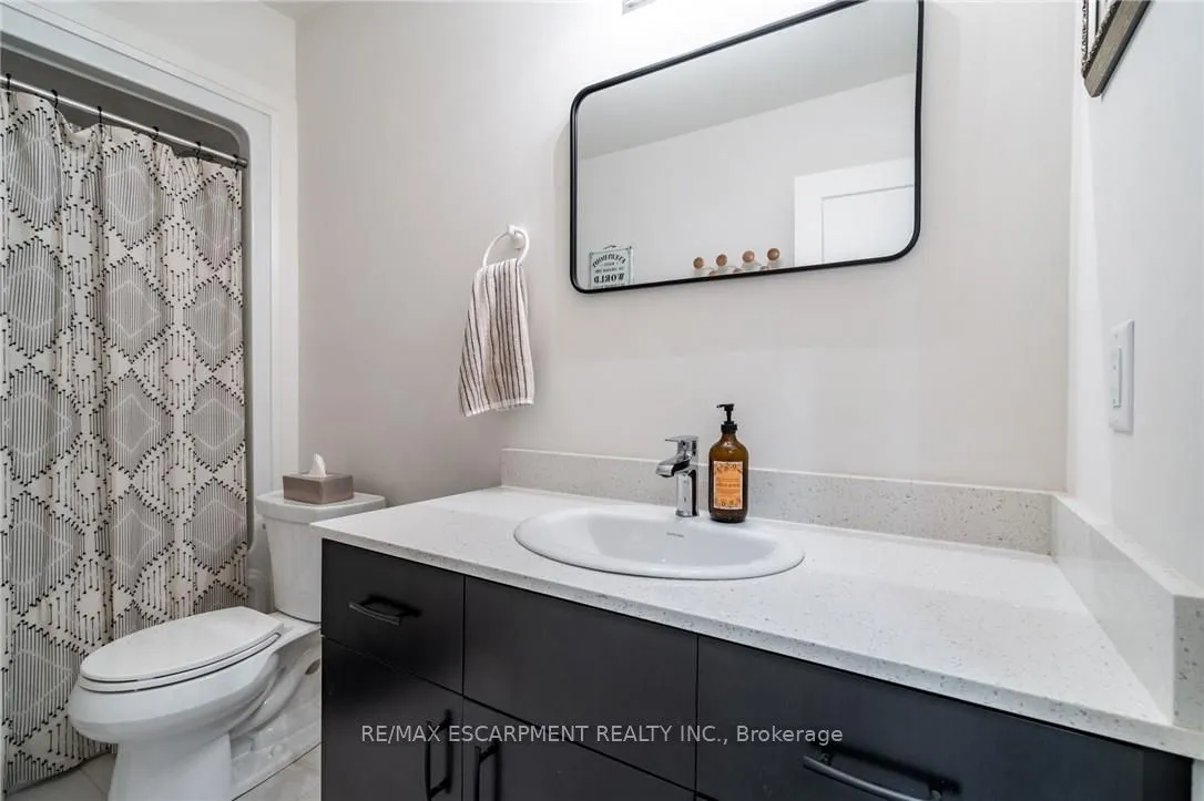 16 Raspberry Lane, Hamilton, ON L0R 1W0
