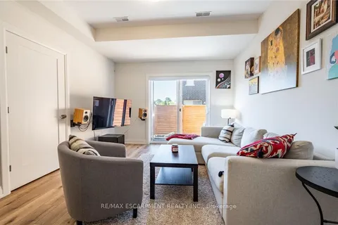 16 Raspberry Lane, Hamilton, ON L0R 1W0