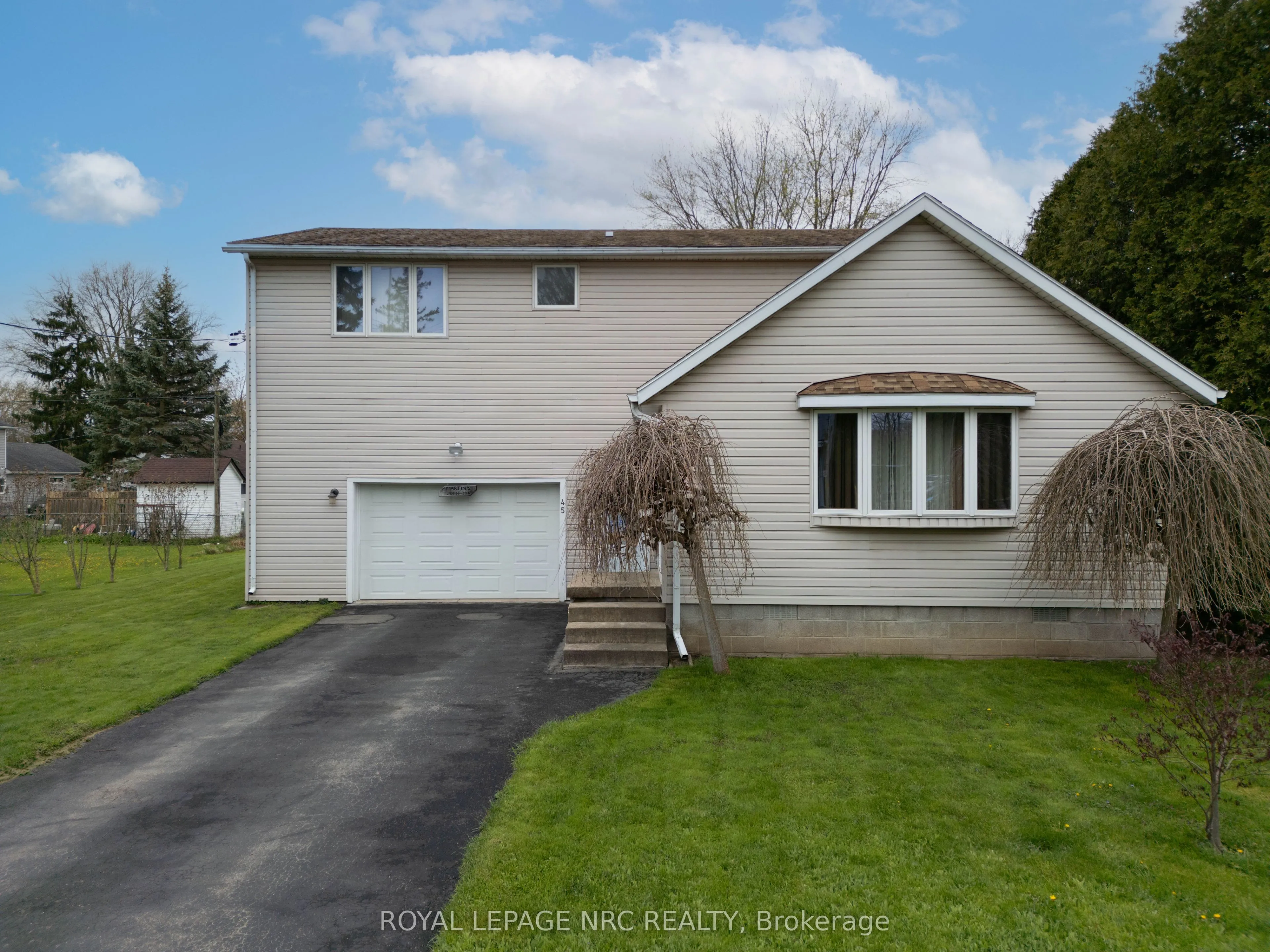 45 Ridgeway Road, Fort Erie, ON L0S 1B0