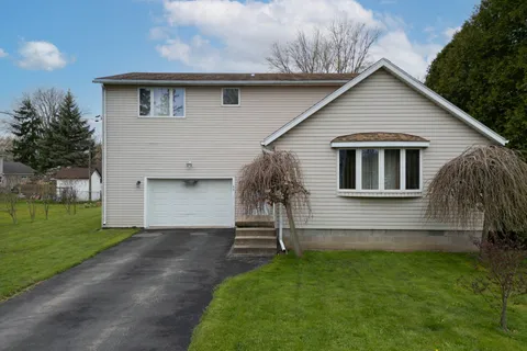 45 Ridgeway Road, Fort Erie, ON L0S 1B0