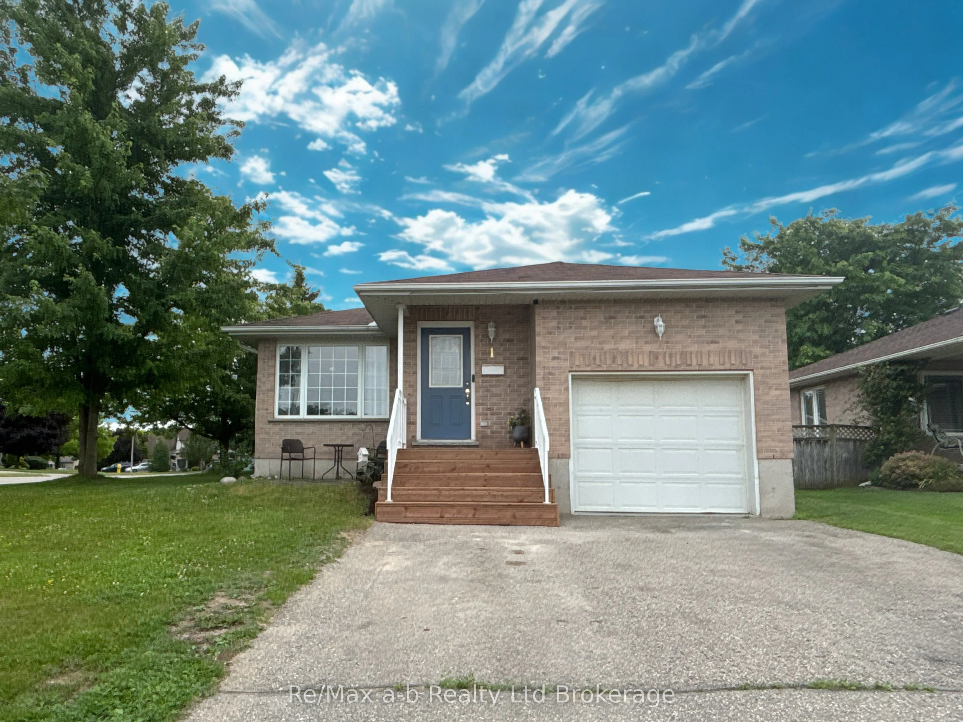 1 Feltz Drive, Ingersoll, ON N5C 4E9