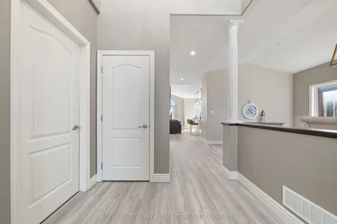 66 Scenic Drive, Belleville, ON K8N 0C6