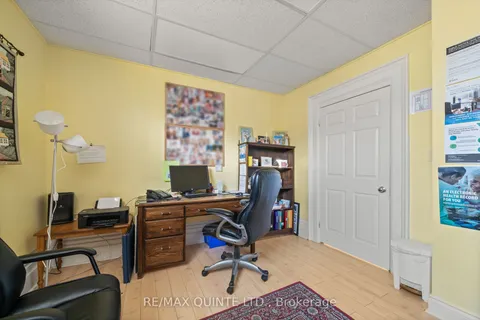 11 Victoria Avenue, Belleville, ON K8N 1Z5