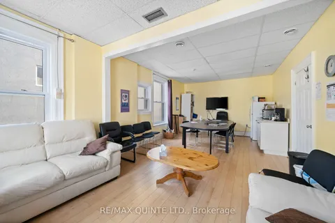 11 Victoria Avenue, Belleville, ON K8N 1Z5