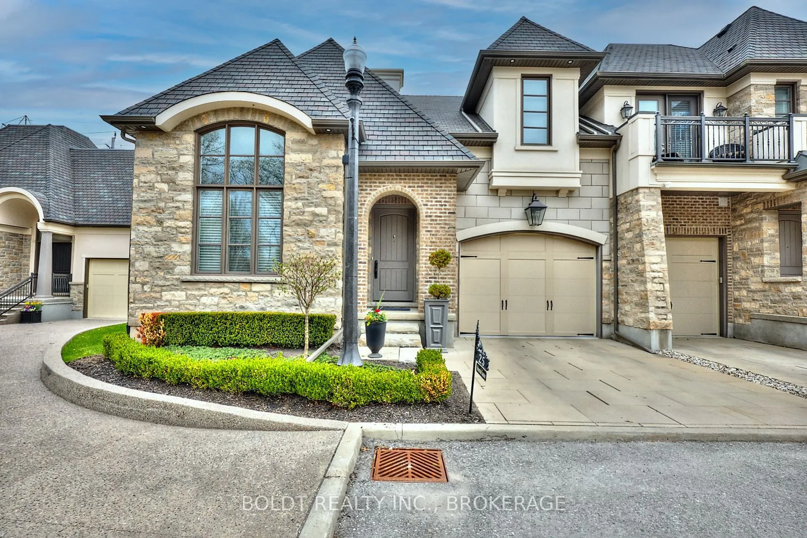 25 ARBOURVALE COMMON Road, St. Catharines, ON L2T 3B7