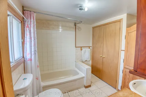 2281 Upper Flinton Road, Addington Highlands, ON K0H 1P0
